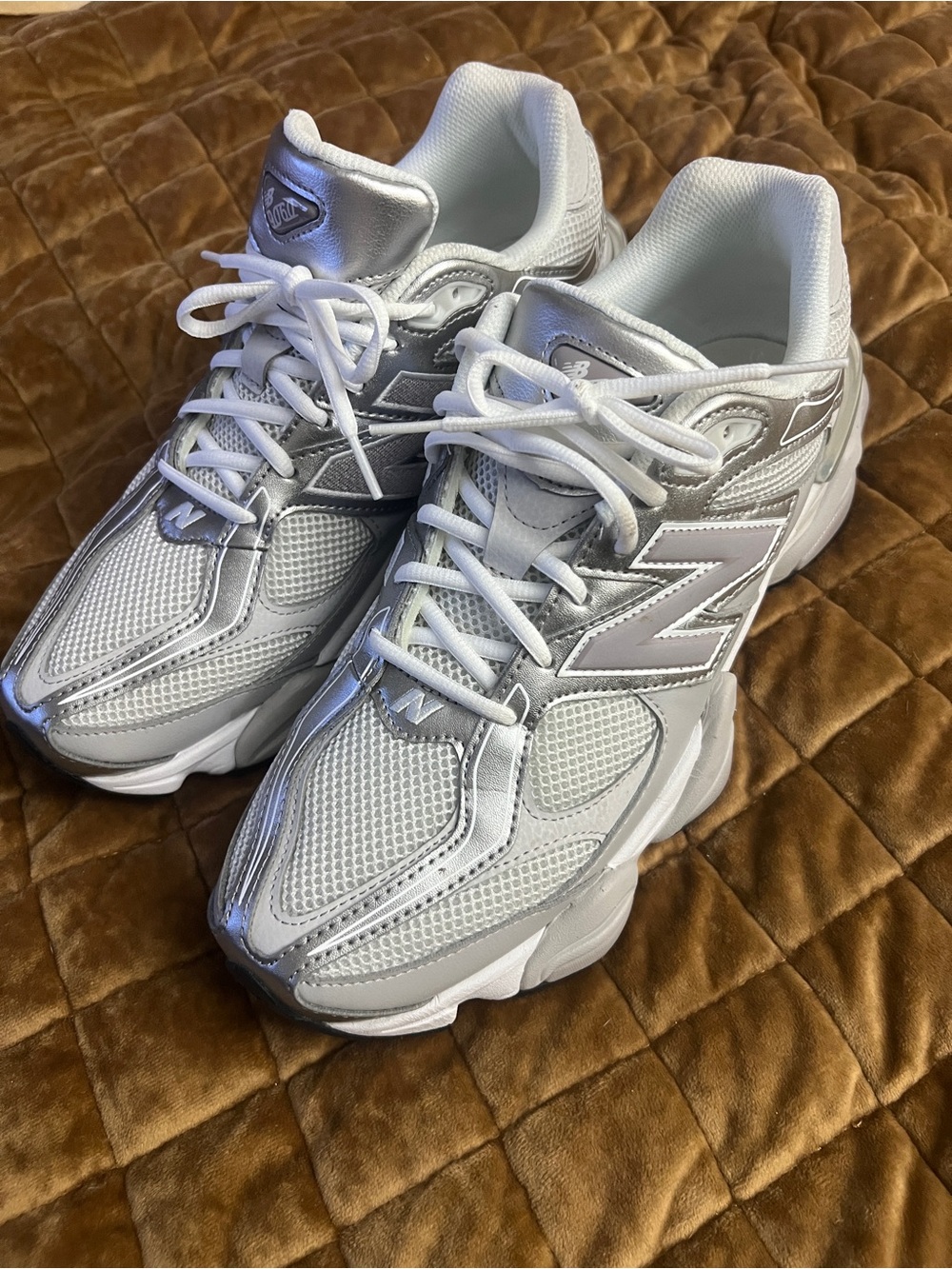 🔥New Balance 9060 Silver and White Rare Lace-Up Sneakers